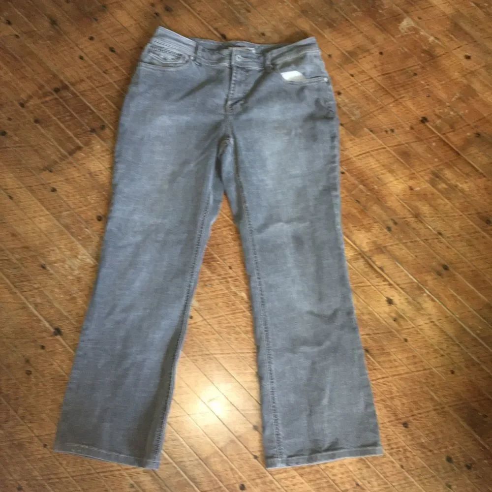 Chicos Platinum gray straight leg 1.5/10 jeans